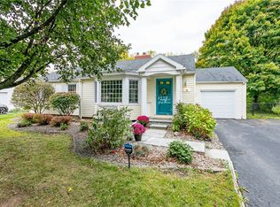 56 Lynnwood Dr, Rochester, NY 14618