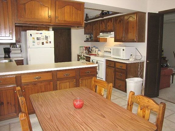 5th image of 943 Woodview Dr