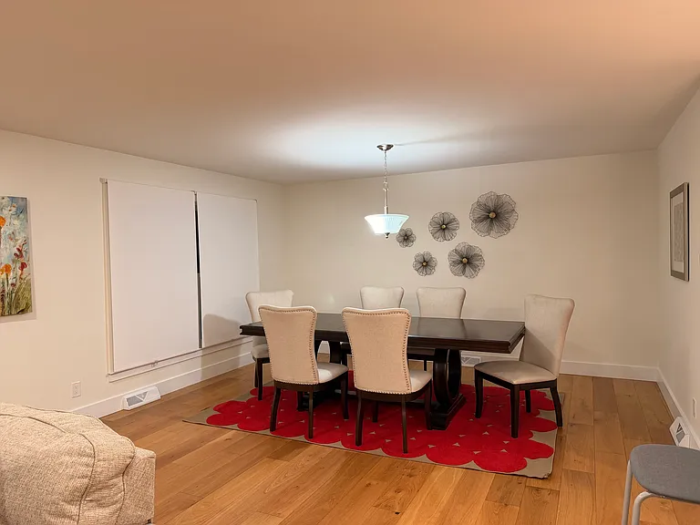 745 Hawthorne Dr — Photo 6