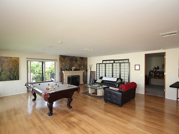 2nd image of 32127 Beachlake Ln