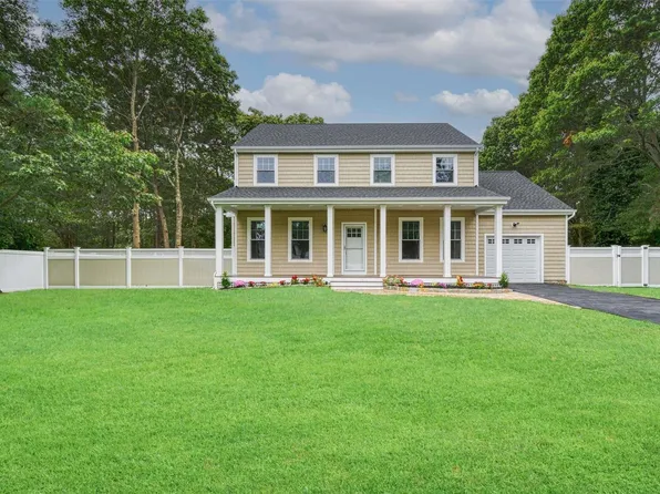 4 Timber Ridge Court, Coram, NY 11727