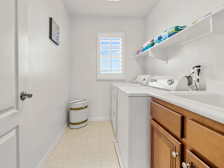 465 Avenida Antonio — Photo 22