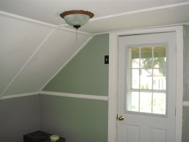 1st image of 415 Pleasant Ave