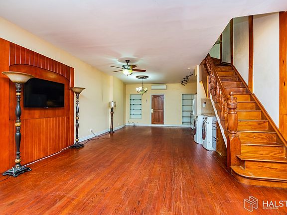 2nd image of 392 Audubon Ave