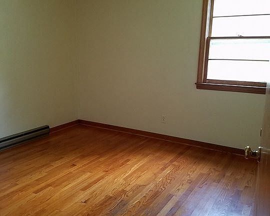 3rd image of 4615-A Latham St