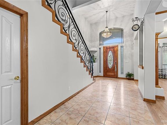 3rd image of 3300 Santa Monica