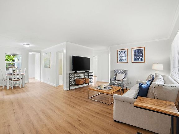 4th image of 222 Boyes Boulevard