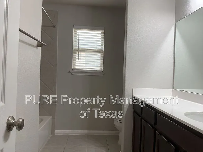 161 Nogalito Way — Photo 32