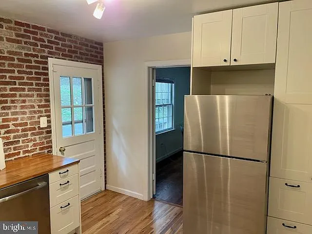 2305 N Vermont St — Photo 13
