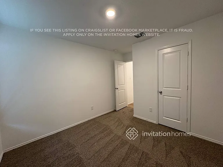 1339 Mosely Cir — Photo 9