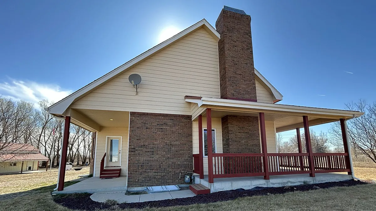 Building Photo - 8821 E County Road 18