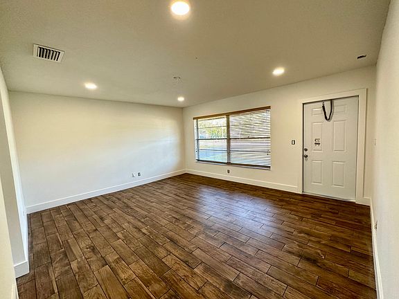 3rd image of 3053 SW 61st Ave
