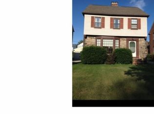 3711 Strathavon Rd, Shaker Heights, OH 44120
