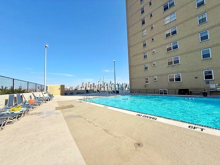 6600 Boulevard East #22B — Photo 10