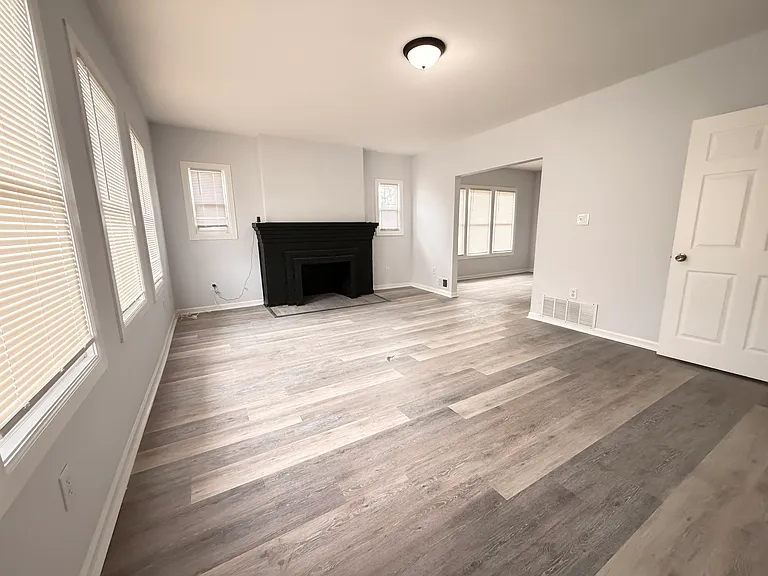 3259 Cortland St #2 — Photo 5
