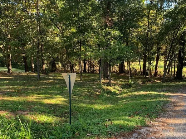 138 Inlet Dr, Livingston, TX 77351