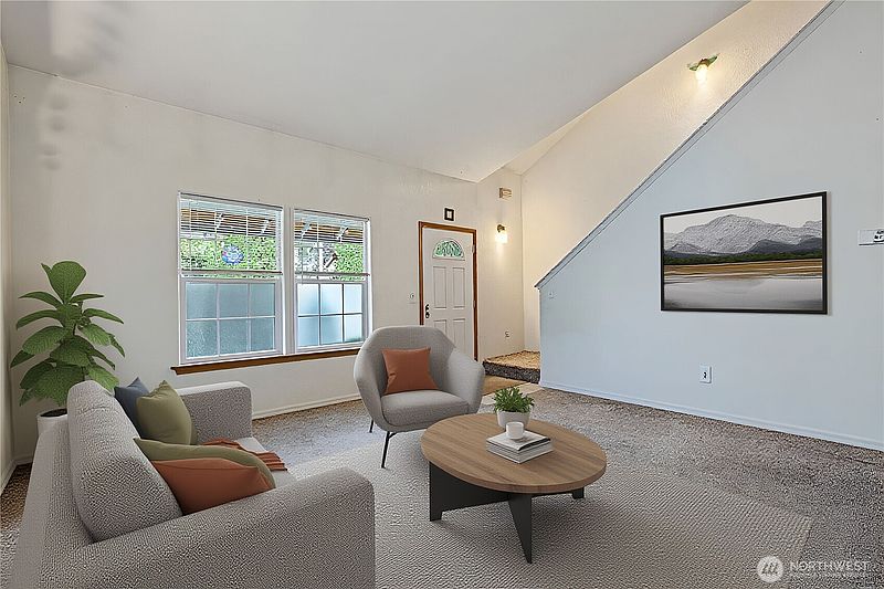 3rd image of 1315 Golf Club Road SE