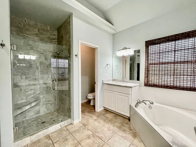 300 Quarry Spring Dr — Photo 10