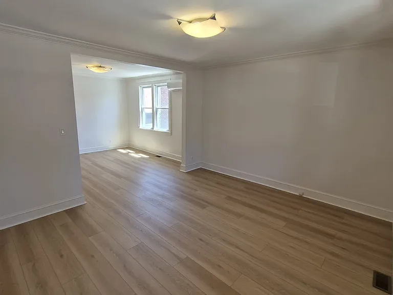 225 Hudson Pl #1 — Photo 2