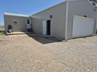 18 Otter Creek Ct, Lewellen, NE 69147