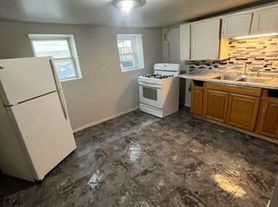 1933 S 15th st., Lower