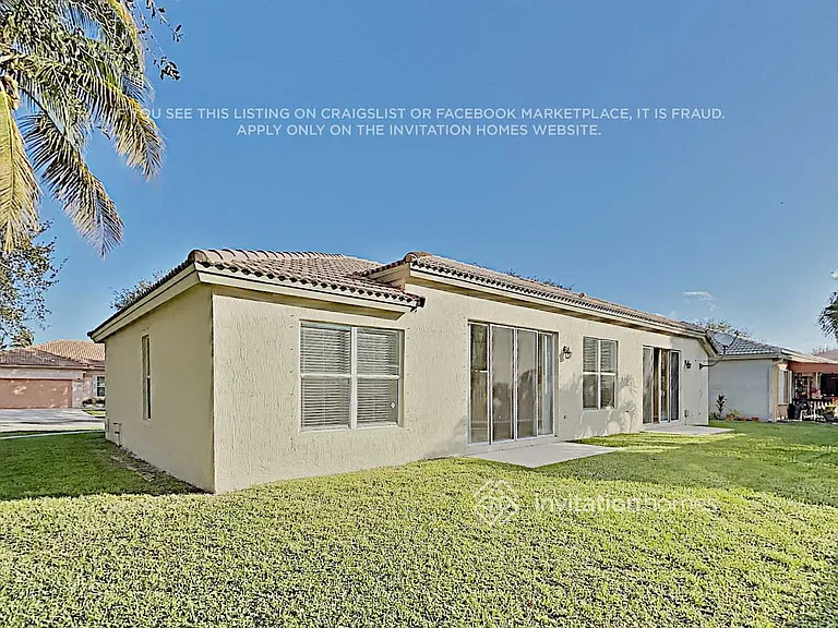 10698 SW 20th Ct — Photo 17