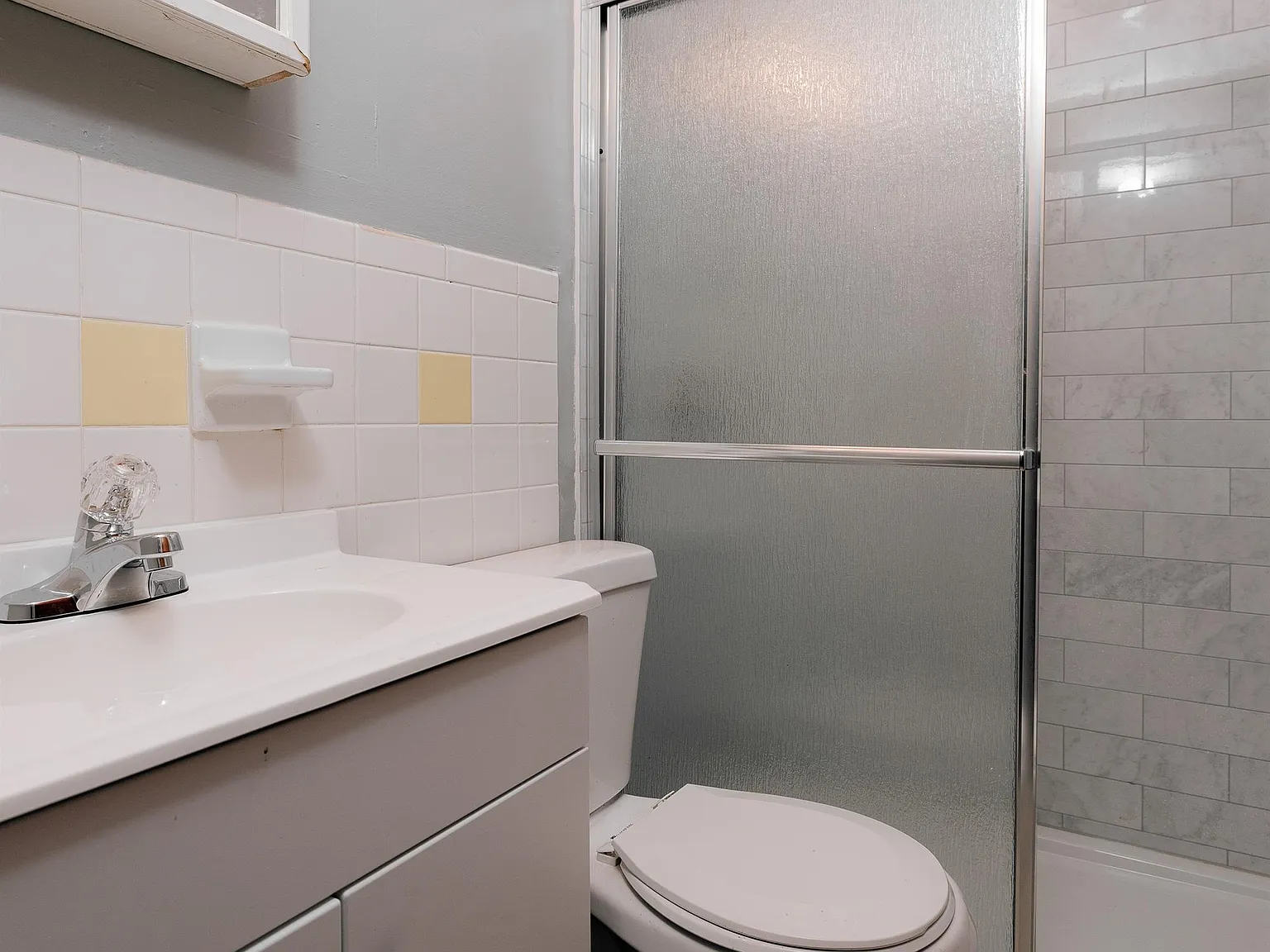 215 East Lane Avenue - C — Photo 2