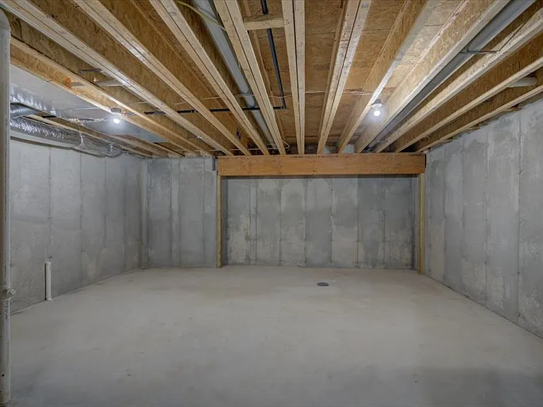 4880 Romaine Rd — Photo 32