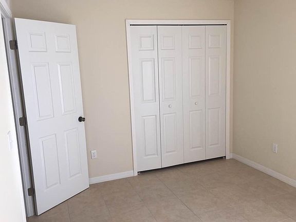 4th image of 1028/1030 SW 11th Ter