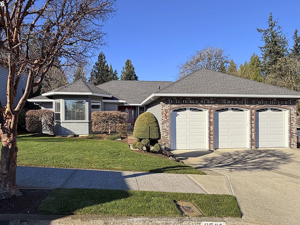 1st image of 2581 SE Morlan Way