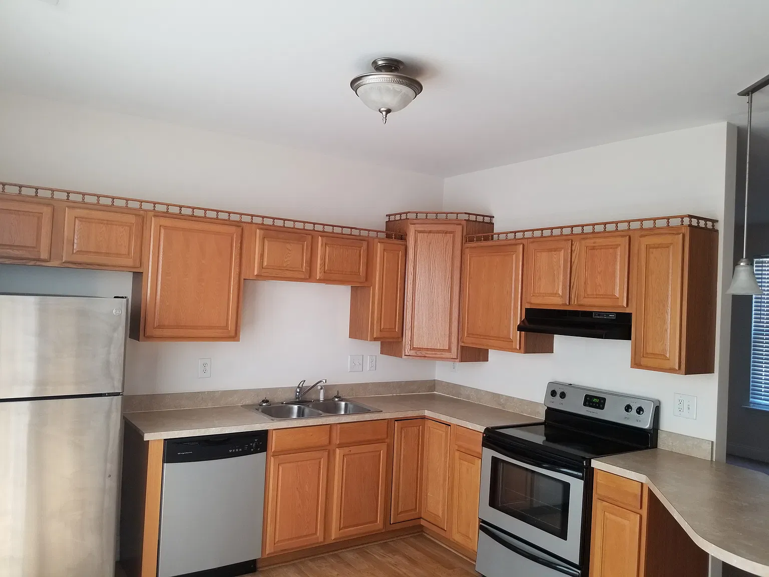 2 bed, 1.5 bath, 1000 sqft, $1,495 — Photo 4