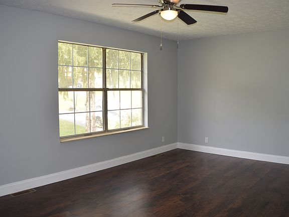 3rd image of 2816 Beaverwood Dr