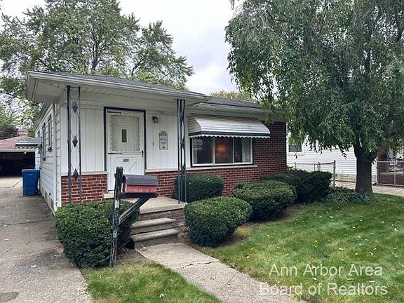 3rd image of 4538 Dudley St