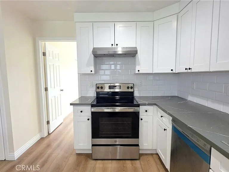 1016 Bennington St #E — Photo 5