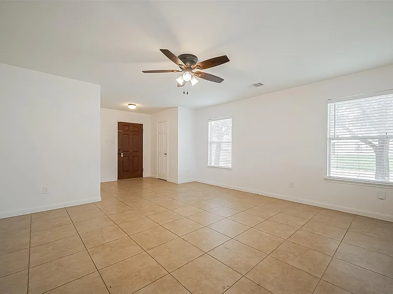 18334 Fair Grange Ln — Photo 4