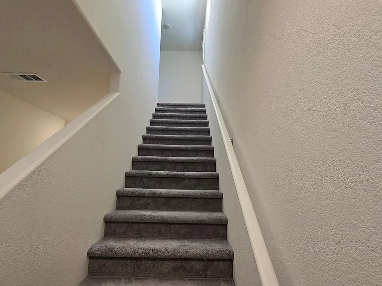 7647 Duran Harbor Ln — Photo 40