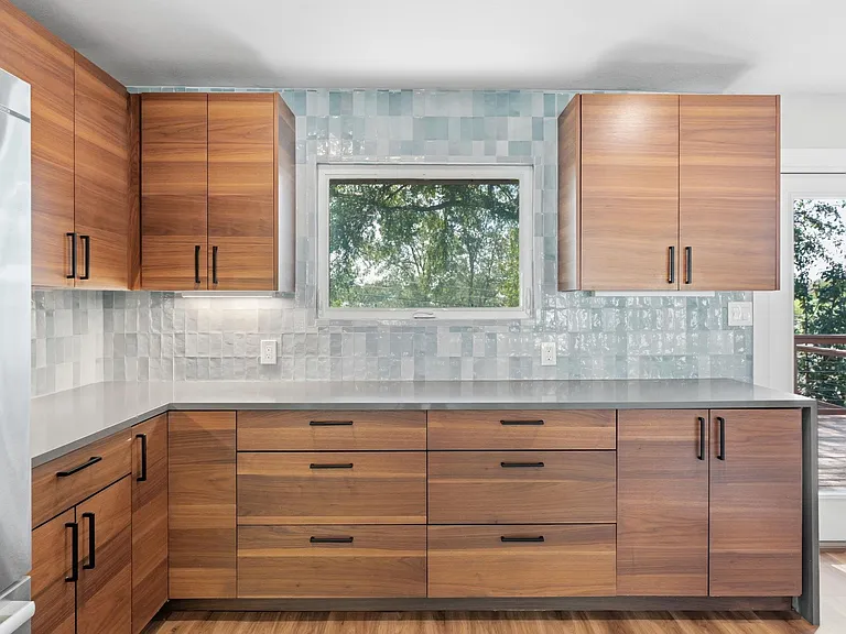 6103 Cherrylawn Cir — Photo 10