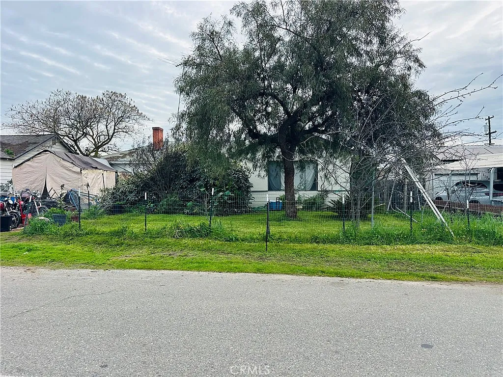1160 Oak Ave photo 1