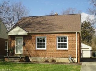 426 Huntmere Dr, Bay Village, OH