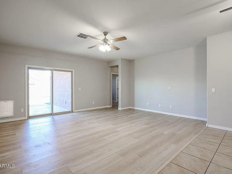 7009 S 78th Dr — Photo 12