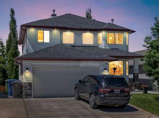 382 E Cove Rd, Chestermere, AB T1X1J6