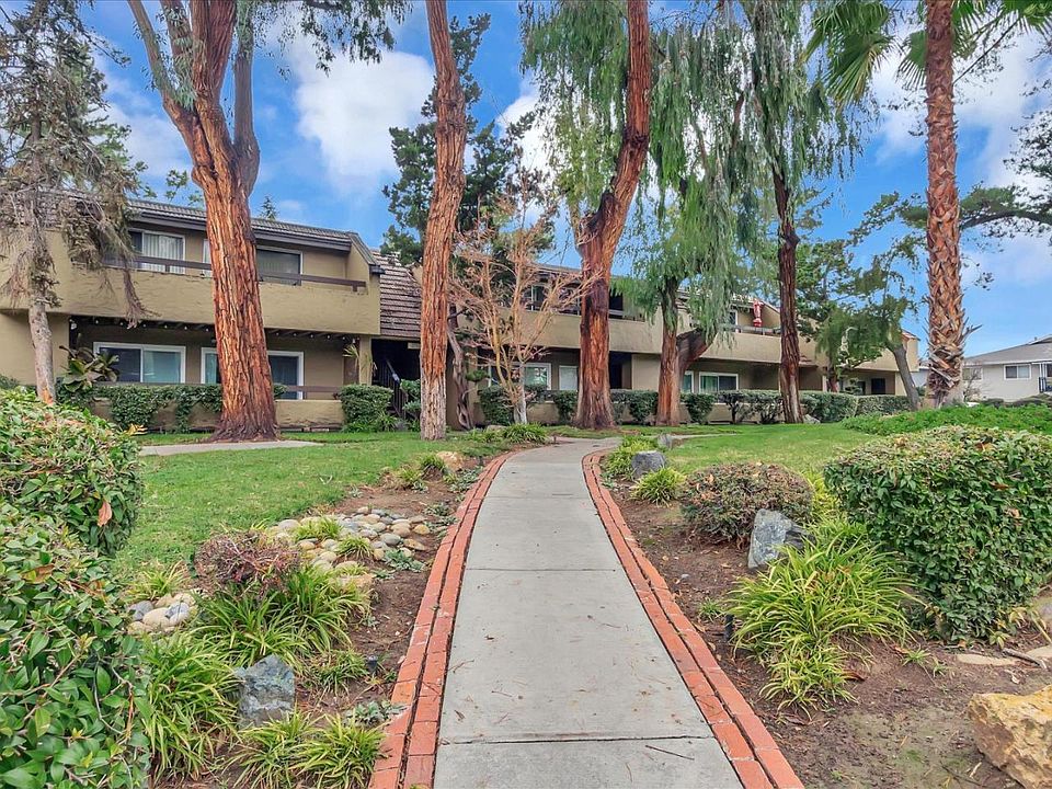 1st image of 275 Tradewinds Dr APT 8