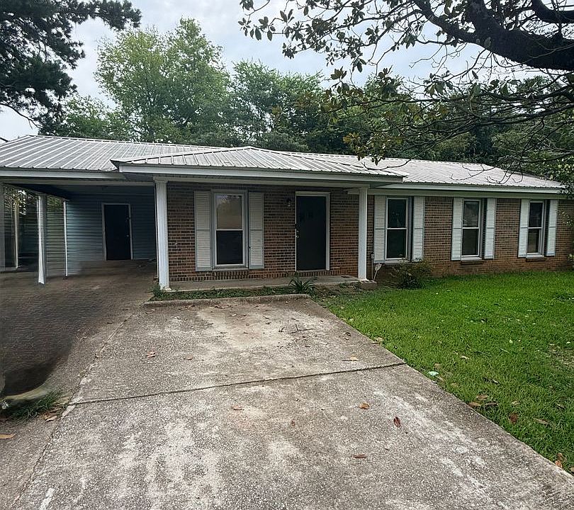 1st image of 3205 42nd Ave