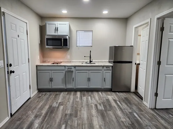 1050 Shephard Dr, Corpus Christi, TX 78412