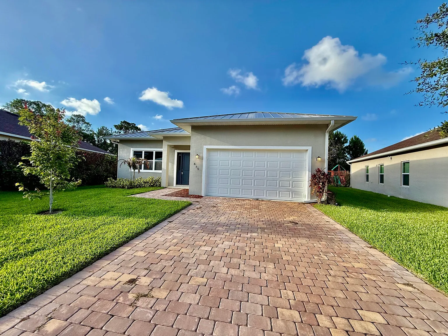 3 bed, 2.5 bath, 1740 sqft, $2,800 — Photo 2
