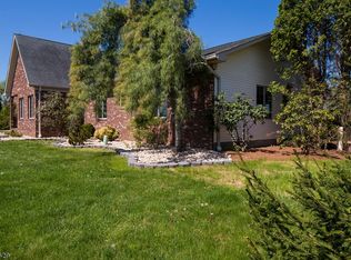 59 Back Brook Rd, Ringoes, NJ 08551