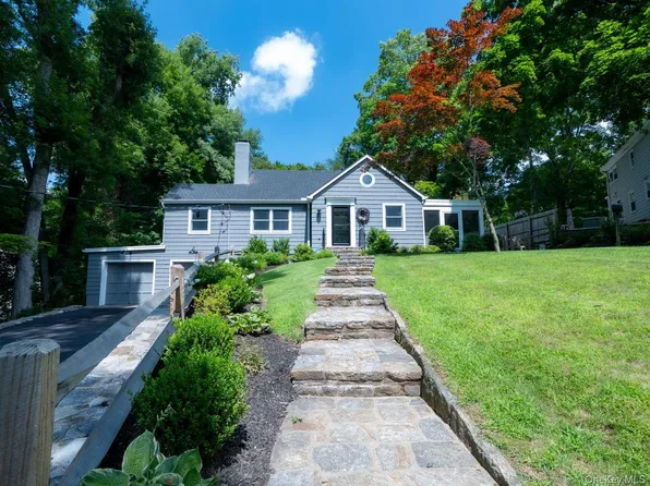 23 Salem Rd, Chappaqua, NY 10514