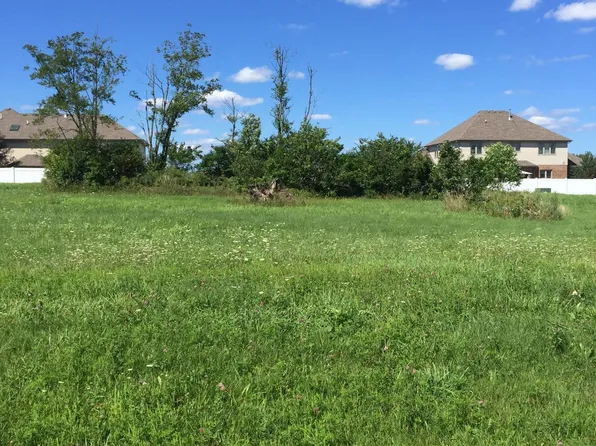 163 Trillium Dr, Dyer, IN 46311