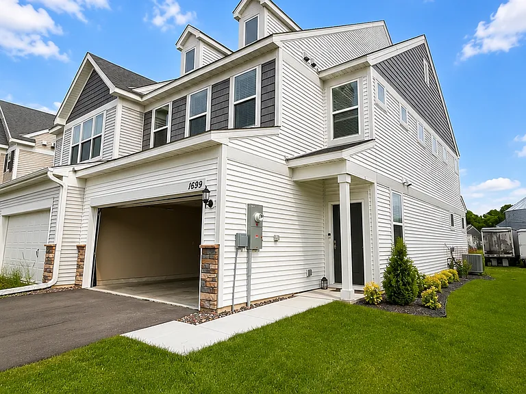 1699 Hauer Trl — Photo 1