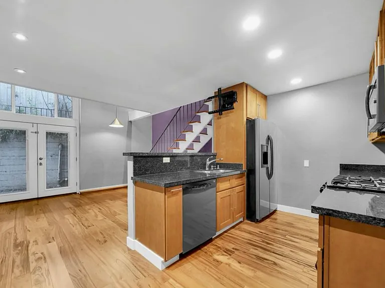 1395 Lyon St #4 — Photo 1
